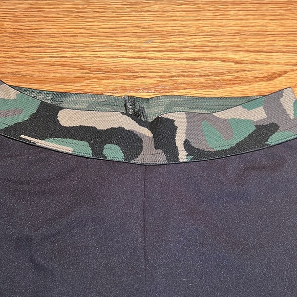 PixieLane girls leggings (simply soft style) with camo waist band sz 11/12 - Picture 2 of 2